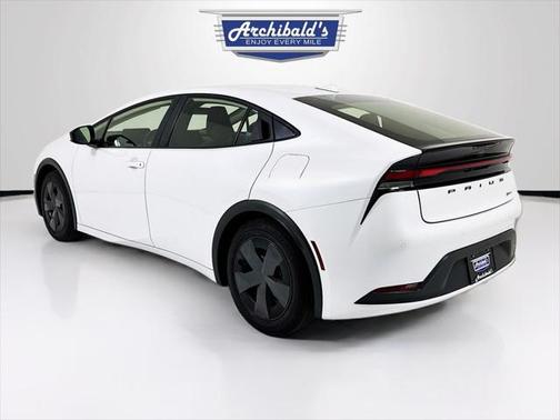 2024 Toyota Prius LE