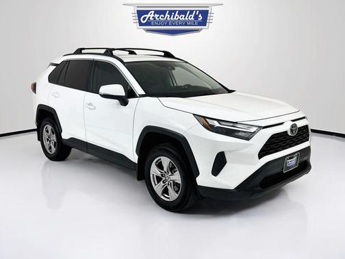 Ice Cap 2024 Toyota RAV4 XLE