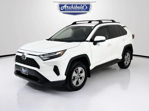 Ice Cap 2024 Toyota RAV4 XLE