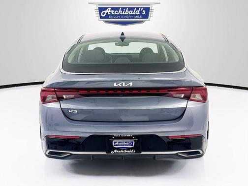 Everlasting Silver 2023 Kia K5 LXS