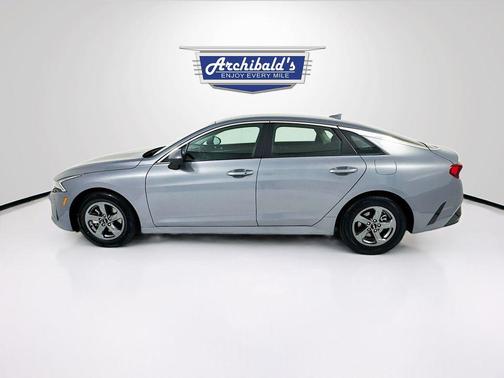 Everlasting Silver 2023 Kia K5 LXS