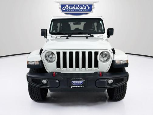 Bright White Clearcoat 2023 Jeep Wrangler 4-Door Sahara