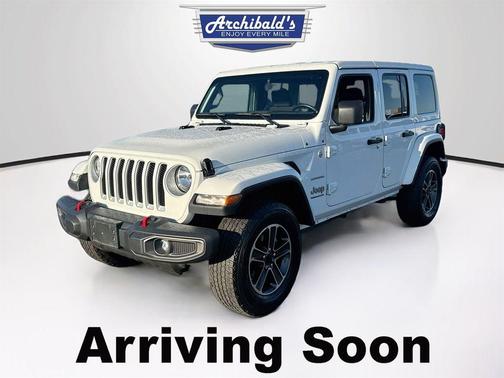 Bright White Clearcoat 2023 Jeep Wrangler 4-Door Sahara