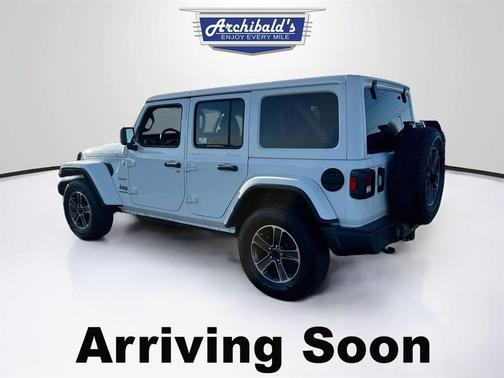 Bright White Clearcoat 2023 Jeep Wrangler 4-Door Sahara