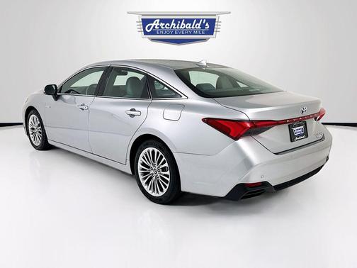 2019 Toyota Avalon Hybrid Limited