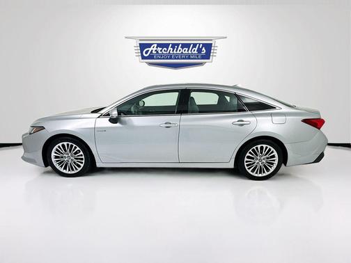 2019 Toyota Avalon Hybrid Limited