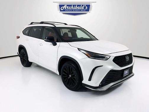 Pearl 2023 Toyota Highlander XSE
