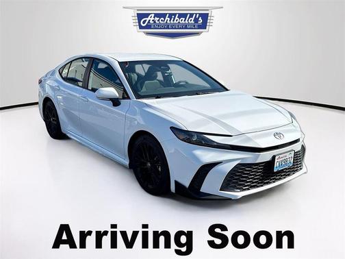 Ice Cap 2025 Toyota Camry SE