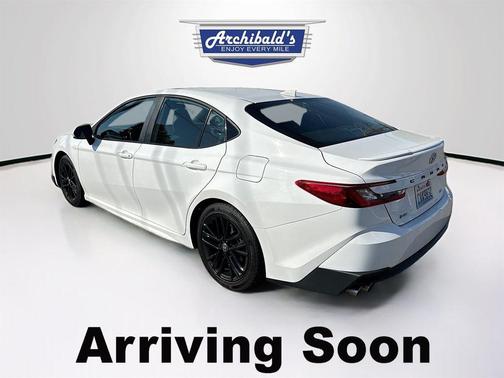 Ice Cap 2025 Toyota Camry SE