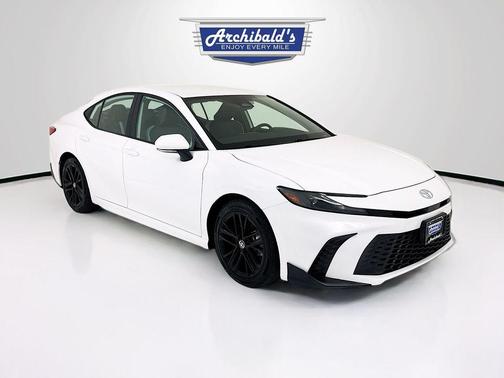 Ice Cap 2025 Toyota Camry SE