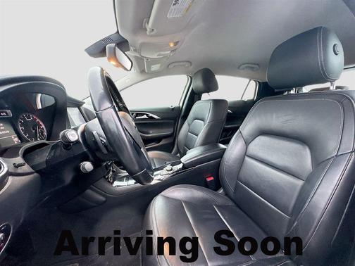 2018 INFINITI QX30 Luxury