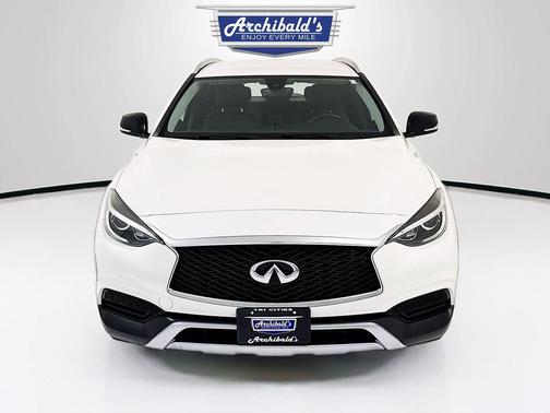 2018 INFINITI QX30 Luxury