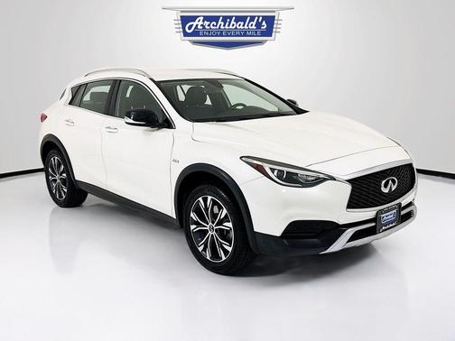 2018 INFINITI QX30 Luxury