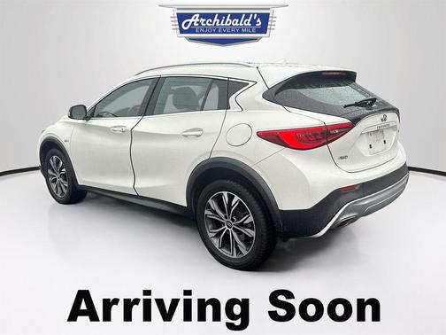 2018 INFINITI QX30 Luxury