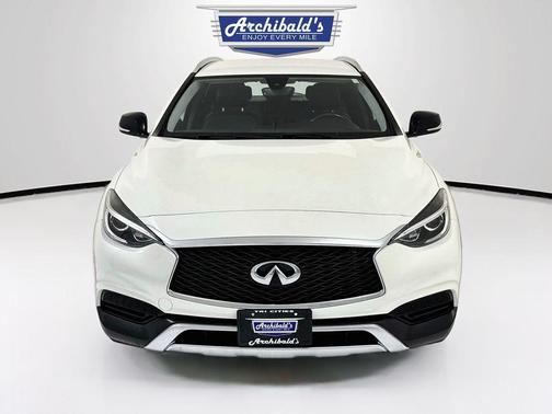 Majestic White 2018 INFINITI QX30 Luxury