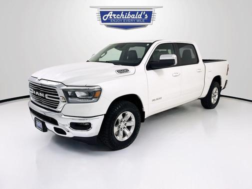 Ivory White Tri-Coat Pearlcoat 2023 RAM 1500 Laramie