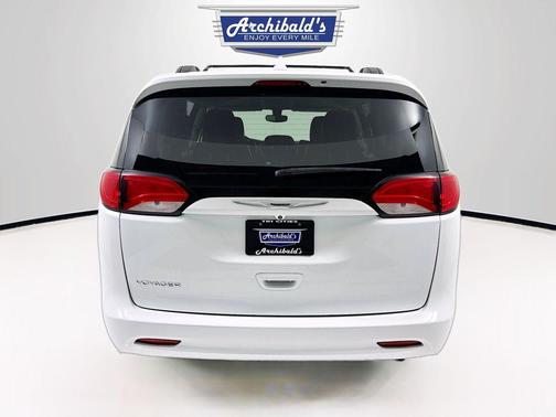 2020 Chrysler Voyager LXI