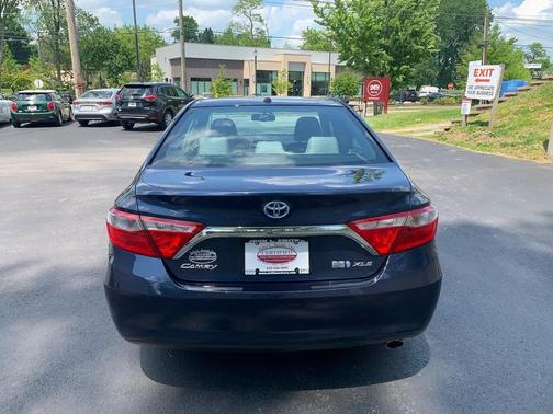 Parisian Night Pearl 2015 Toyota Camry Hybrid XLE