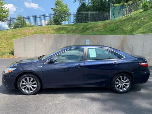 Parisian Night Pearl 2015 Toyota Camry Hybrid XLE