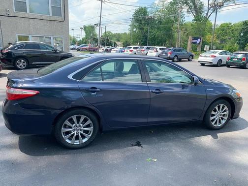 Parisian Night Pearl 2015 Toyota Camry Hybrid XLE