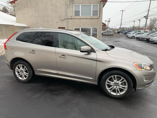 2016 Volvo XC60 T5 Premier