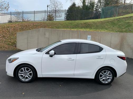 2016 Scion iA 4DR SDN AUTO (NATL)