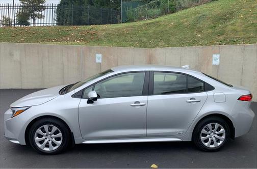2024 Toyota Corolla Hybrid LE