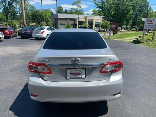 Classic Silver Metallic 2011 Toyota Corolla S