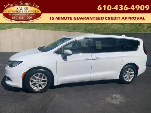 Bright White Clearcoat 2017 Chrysler Pacifica LX