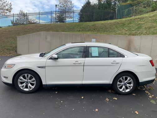 2010 Ford Taurus SEL