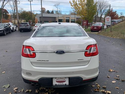 2010 Ford Taurus SEL