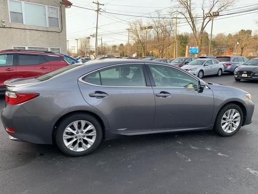 2014 Lexus ES 300h Base
