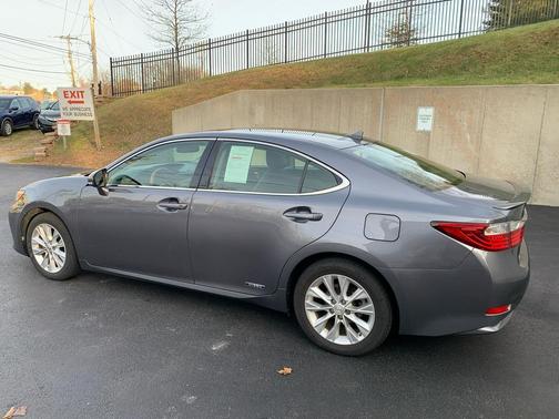2014 Lexus ES 300h Base
