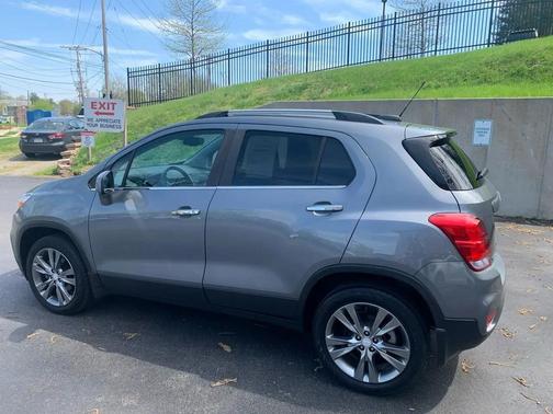 Satin Steel Metallic 2020 Chevrolet Trax LT