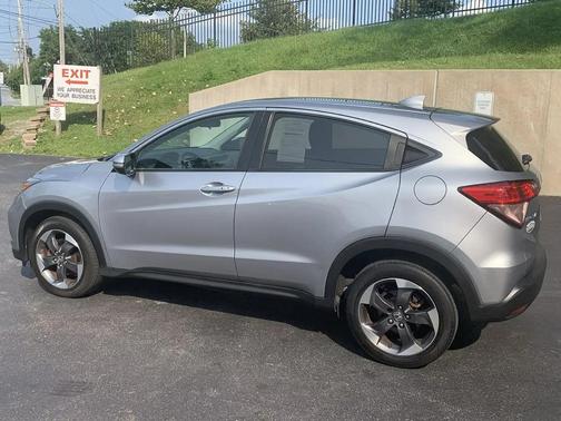Lunar Silver Metallic 2018 Honda HR-V EX