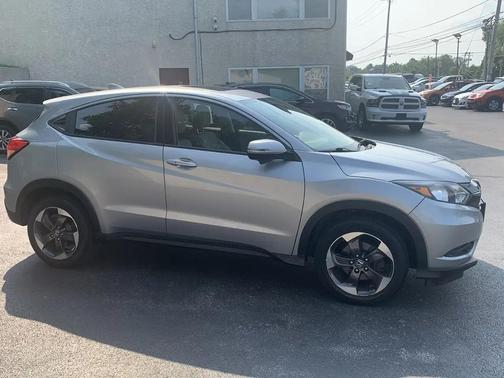 Lunar Silver Metallic 2018 Honda HR-V EX