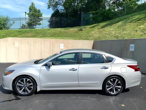 2016 Nissan Altima 2.5 SR
