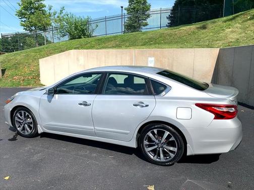 2016 Nissan Altima 2.5 SR