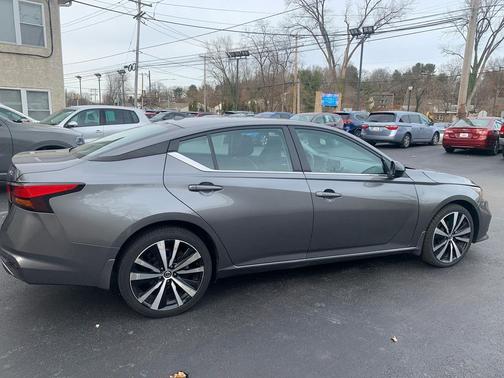 2022 Nissan Altima SR Intelligent AWD