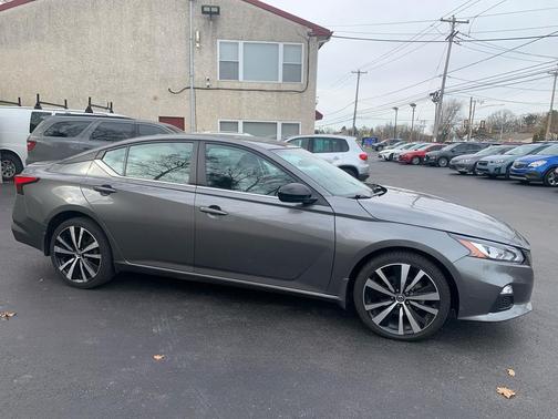 2022 Nissan Altima SR Intelligent AWD