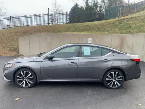 2022 Nissan Altima SR Intelligent AWD