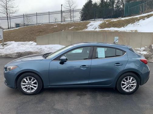 2016 Mazda Mazda3 i Sport
