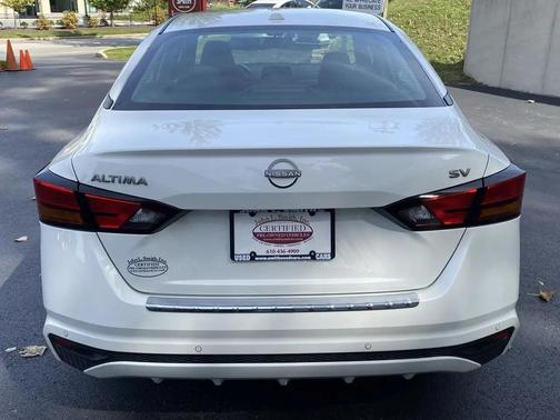 Pearl White Tricoat 2023 Nissan Altima 2.5 SV