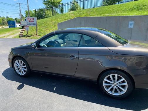 Indium Gray Metallic 2014 Volkswagen Eos Komfort
