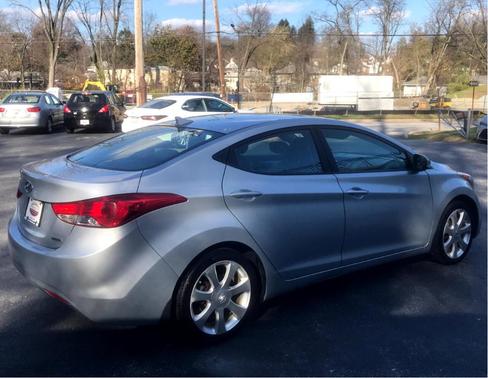 Photo 4 of 21 of 2012 Hyundai Elantra Limited