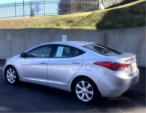 Photo 2 of 21 of 2012 Hyundai Elantra Limited