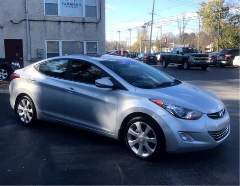 Photo 5 of 21 of 2012 Hyundai Elantra Limited