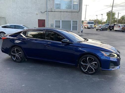 Deep Blue Pearl 2023 Nissan Altima SR FWD