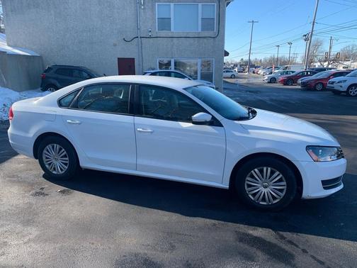 2014 Volkswagen Passat 1.8T Auto S