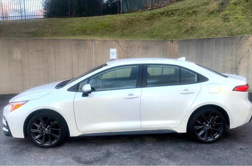 2024 Toyota Corolla Hybrid SE